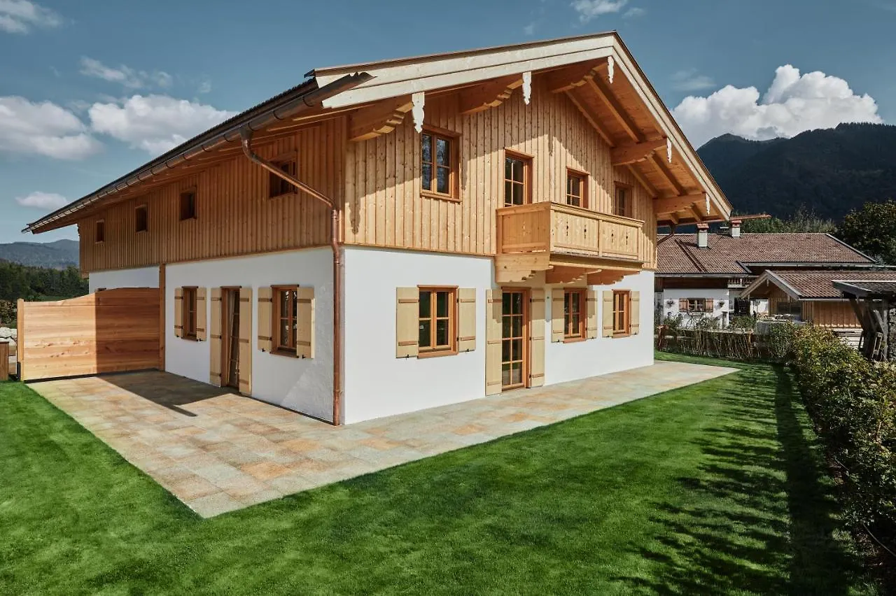 Holiday home Lichtdurchflutete Doppelhaushaelfte In Kreuth Villa