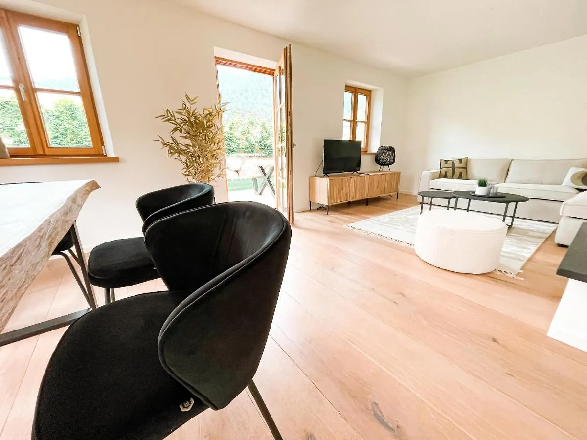 Lichtdurchflutete Doppelhaushaelfte In Kreuth Villa Holiday home